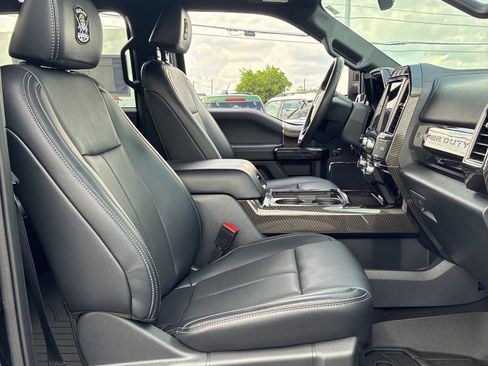 Used 2022 Ford F250 Lariat w/ Lariat Ultimate Package AWD/4WD image 28