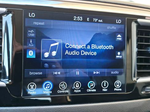 Used 2017 Chrysler Pacifica Touring-L w/ Tire & Wheel Group FWD image 25