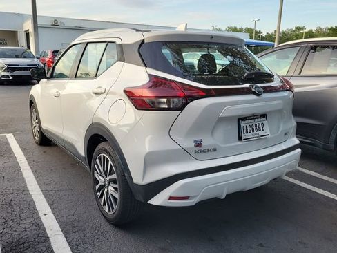Used 2021 Nissan Kicks SV FWD image 4