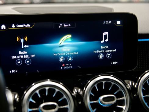 Used 2020 Mercedes-Benz GLB 250 4MATIC image 20