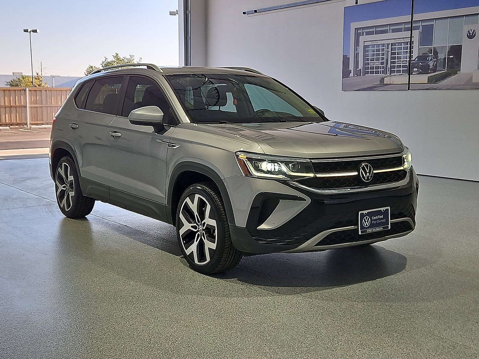Certified 2023 Volkswagen Taos SEL AWD/4WD image 2