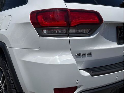 Used 2018 Jeep Grand Cherokee Trailhawk w/ Trailhawk Luxury Group AWD/4WD image 9