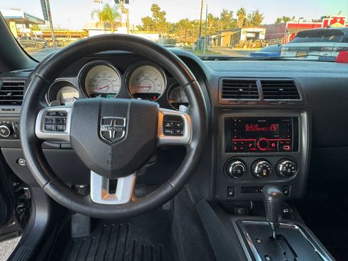 Used 2014 Dodge Challenger R/T Plus image 27