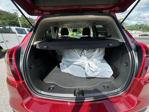 Used 2022 Buick Encore Preferred w/ Safety Package AWD/4WD image 19