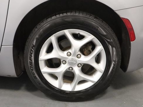 Used 2020 Chrysler Pacifica Limited FWD image 27