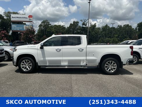 Used 2020 Chevrolet Silverado 1500 LTZ AWD/4WD image 2