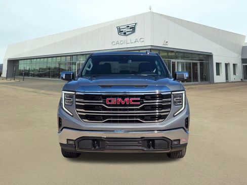Used 2026 GMC Sierra 1500 SLT image 2