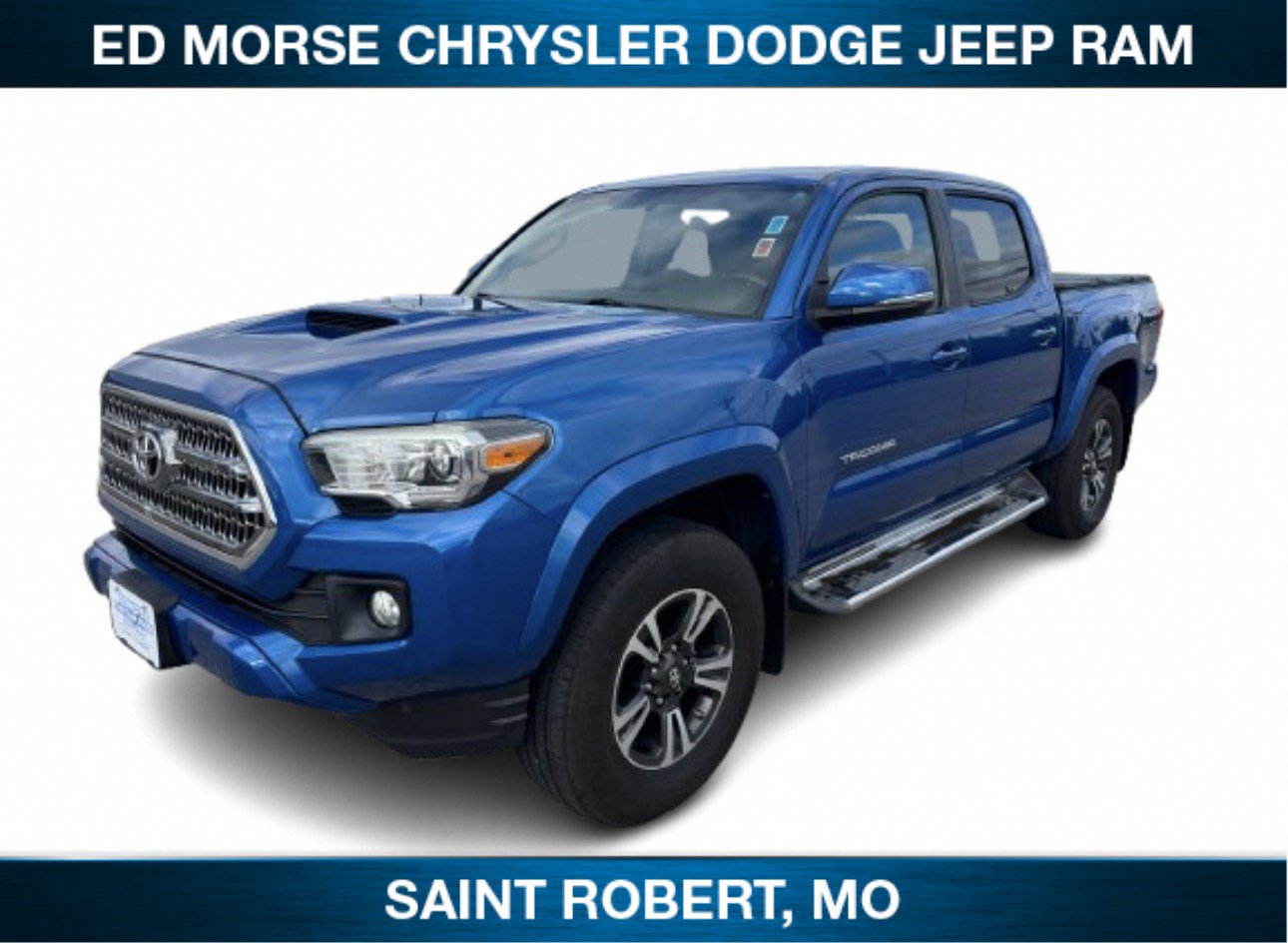 Used 2017 Toyota Tacoma TRD Sport AWD/4WD image 28