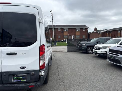 Used 2016 Ford Transit 350 XLT RWD image 14