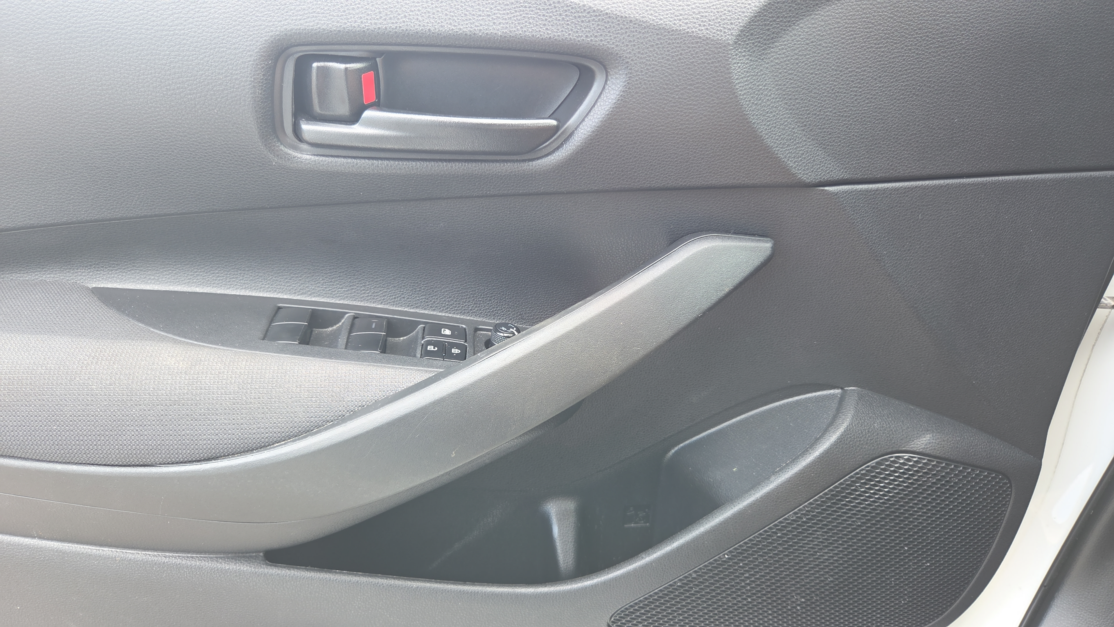 Used 2022 Toyota Corolla LE FWD image 21