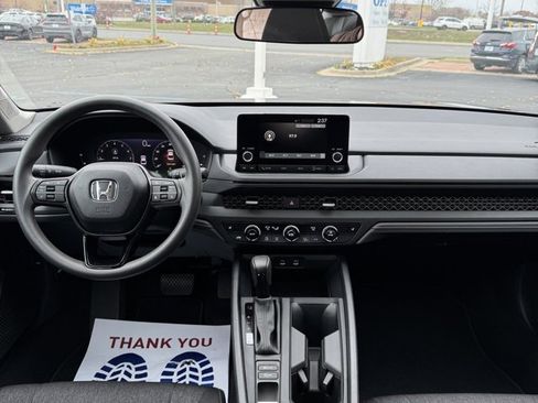 Certified 2025 Honda Accord SE image 14