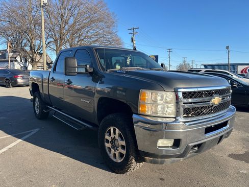 Used 2011 Chevrolet Silverado 2500 LTZ w/ LTZ Plus Package image 3