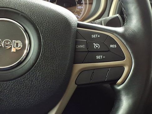 Used 2015 Jeep Cherokee Limited image 18