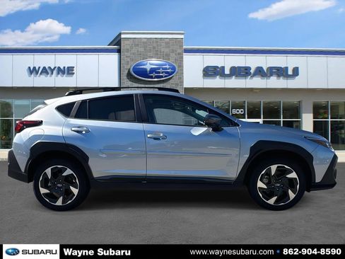 Used 2024 Subaru Crosstrek 2.5i Limited w/ Crosstrek Mirror Package image 5