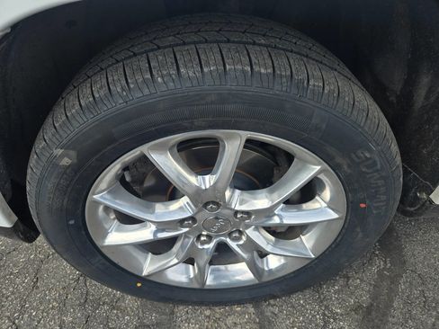 Used 2015 Jeep Grand Cherokee Summit image 12