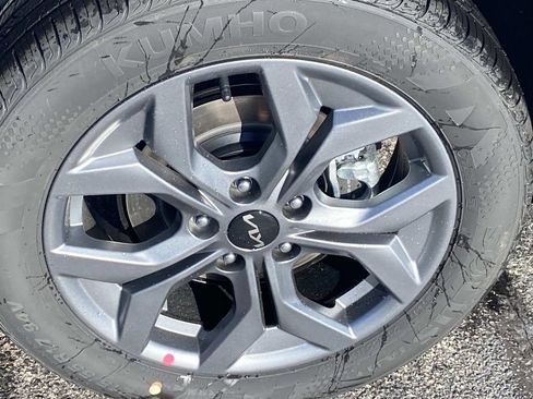 New 2026 Kia Seltos LX image 6