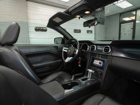 Used 2005 Ford Mustang GT RWD image 18