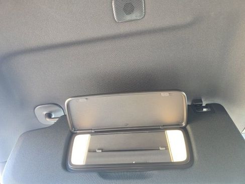 Certified 2024 GMC Yukon SLT w/ SLT Luxury Package image 20