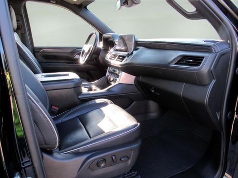 Used 2023 GMC Yukon SLT image 30