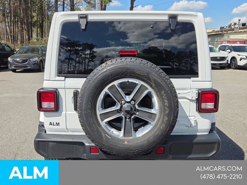 Used 2022 Jeep Wrangler Unlimited Sahara w/ Cold Weather Group AWD/4WD image 12