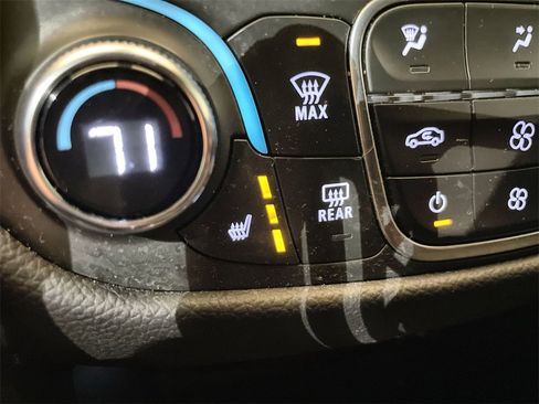 Used 2023 Chevrolet Equinox RS image 33