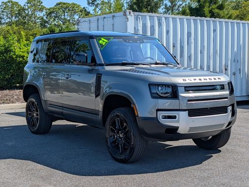 Used 2021 Land Rover Defender 110 SE AWD/4WD image 2