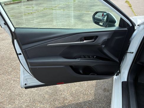 Used 2026 Toyota Camry SE FWD image 15