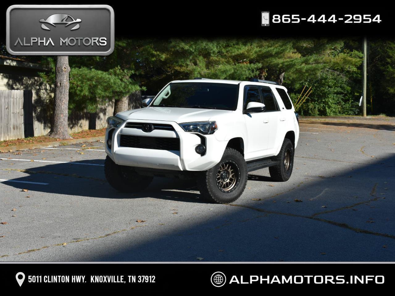Used 2020 Toyota 4Runner SR5 AWD/4WD image 1