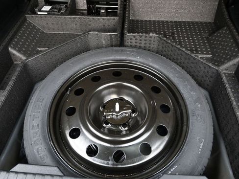 Certified 2022 Ford Edge SE w/ Black Appearance Package image 29