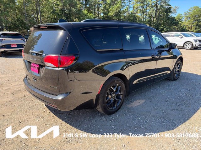 Used 2020 Chrysler Pacifica Limited w/ S Appearance Package FWD image 7