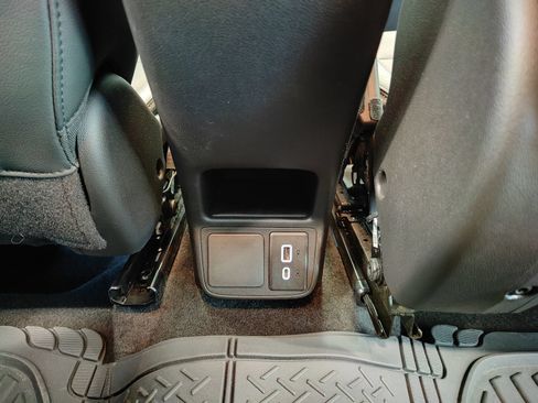 Used 2022 Buick Encore GX Select AWD/4WD image 28