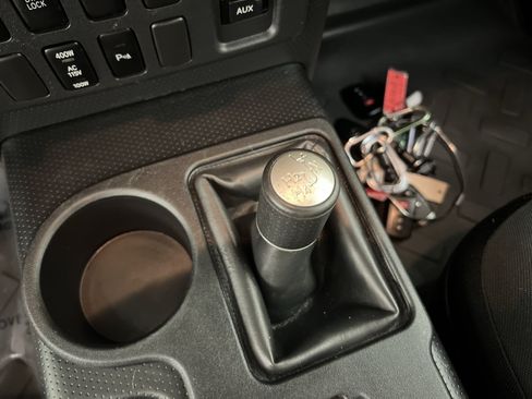 Used 2010 Toyota FJ Cruiser 4WD image 32