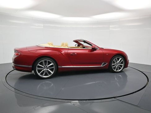 Used 2021 Bentley Continental GT image 31
