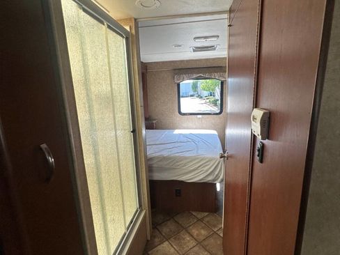 Used 2013 Ford E-450 and Econoline 450 Super Duty w/ Motorhome Prep Pkg image 23