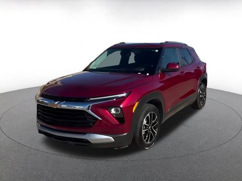 Used 2025 Chevrolet TrailBlazer LT image 4