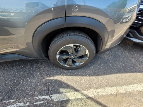 Used 2024 Nissan Rogue SV image 13