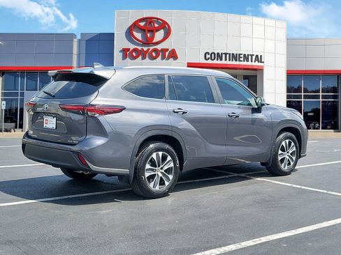 Certified 2025 Toyota Highlander XLE AWD/4WD image 5
