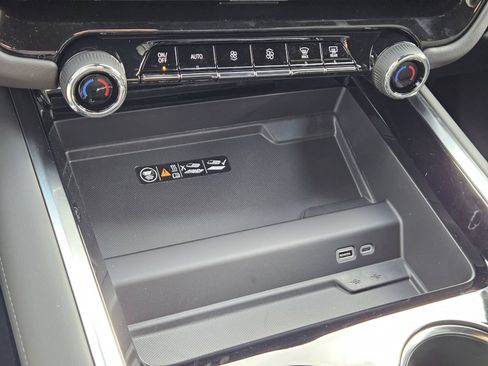 New 2026 Chevrolet Suburban LT w/ Comfort Package RWD image 18