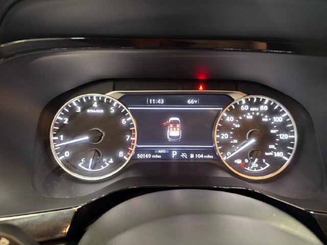 Used 2022 Nissan Pathfinder Platinum w/ Cargo Package AWD/4WD image 16