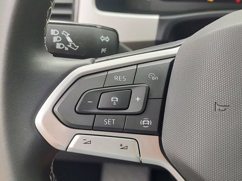 Used 2023 Volkswagen Atlas Cross Sport SE FWD image 22