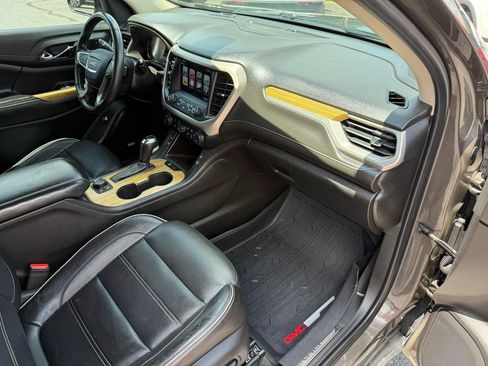 Used 2019 GMC Acadia Denali w/ Technology Package FWD image 22