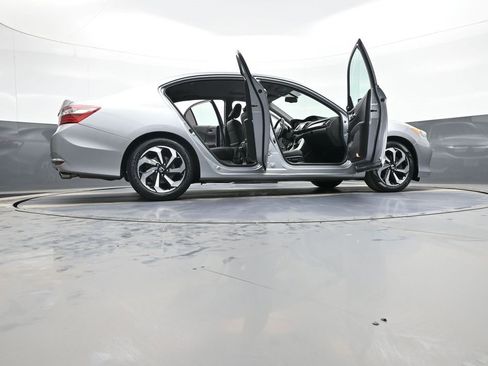 Used 2017 Honda Accord EX-L image 47