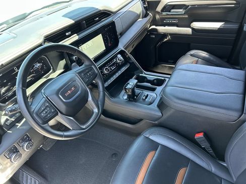 Used 2024 GMC Sierra 1500 AT4 w/ Technology Package AWD/4WD image 10