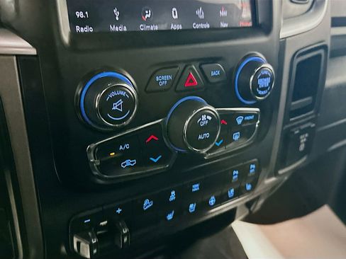 Used 2018 RAM 2500 Power Wagon w/ Leather & Luxury Group AWD/4WD image 16