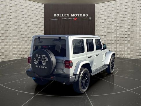 Used 2024 Jeep Wrangler Unlimited Sahara w/ Technology Group image 5