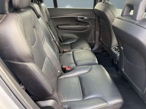 Used 2020 Volvo XC90 T6 Momentum w/ Protection Package Premier image 29