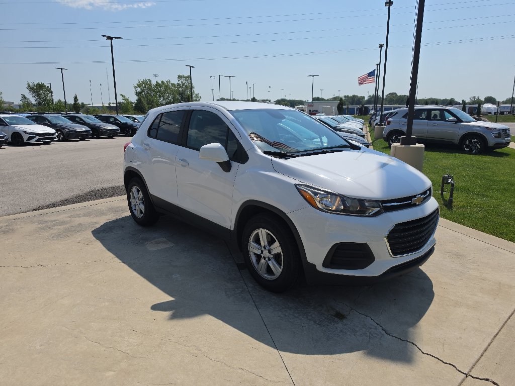 Used 2020 Chevrolet Trax LS w/ Tint and Cruise Package FWD image 3
