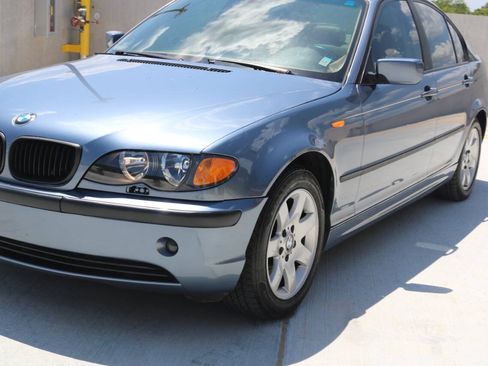 Used 2004 BMW 325xi Sedan AWD/4WD image 25