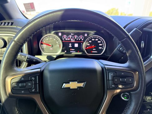 Used 2019 Chevrolet Silverado 1500 High Country w/ Technology Package AWD/4WD image 17