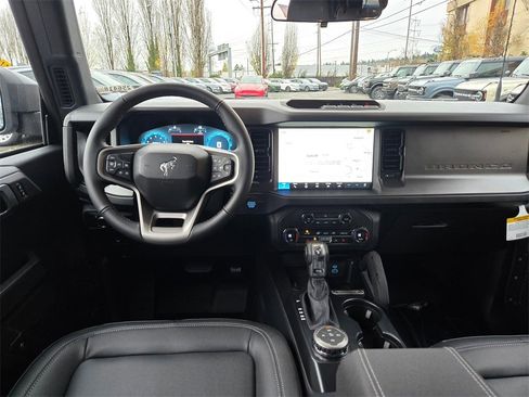 New 2025 Ford Bronco Big Bend w/ Black Diamond Package image 10